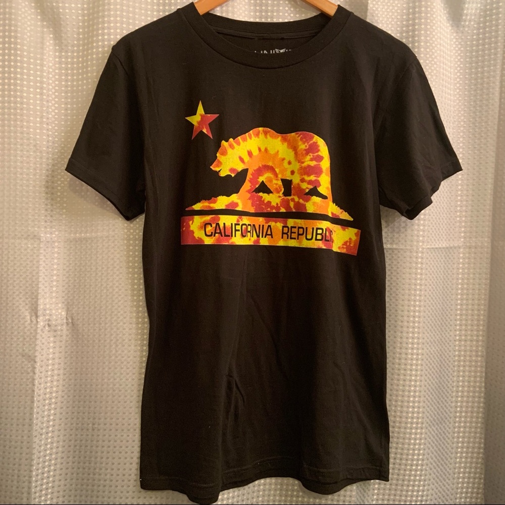 California Republic Tie Dye Bear Logo Print